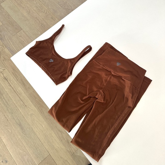 ARITZIA TNA LEGGINGS + SPORTS BRA — XS - Picture 4 of 6